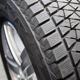 Зимние шины Bridgestone Blizzak DM-V2 235/55 R18 100T 