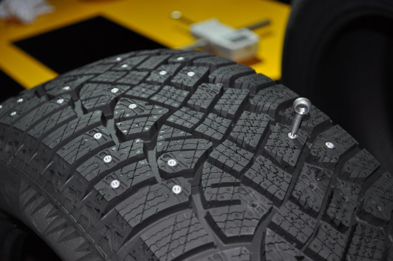 Зимові шини Continental IceContact 2 225/55 R19 103T XL  шип