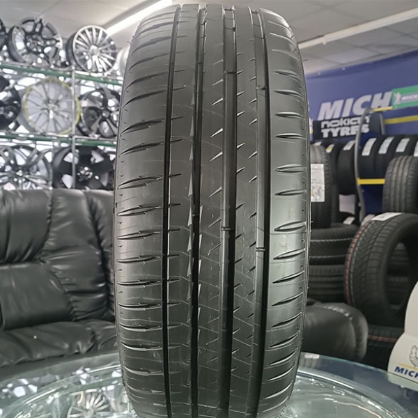 Літні шини Michelin Pilot Sport 4 245/45 R19 102Y XL 