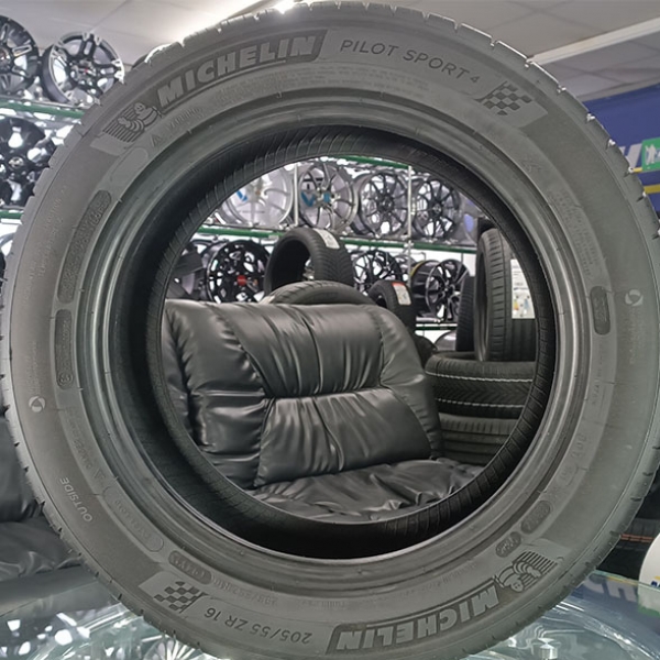 Літні шини Michelin Pilot Sport 4 205/50 R17 93Y XL 