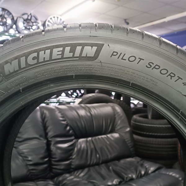 Літні шини Michelin Pilot Sport 4 245/40 R20 99Y XL 