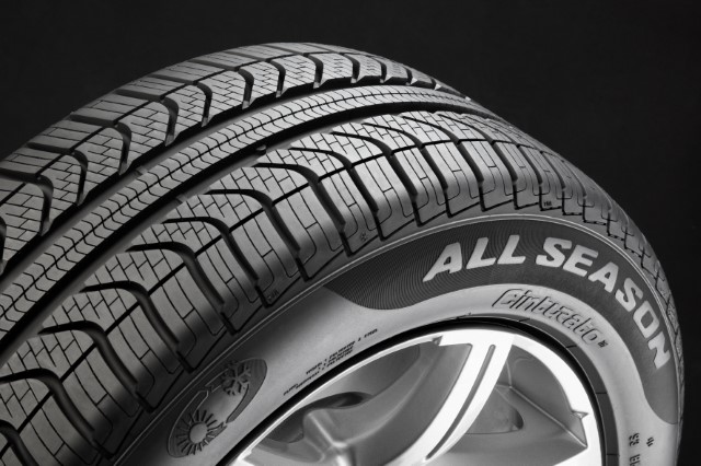 Всесезонні шини Pirelli Cinturato AllSeason 215/65 R16 102V XL 