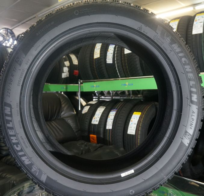 Зимові шини Michelin Alpin A6 225/50 R17 98V XL 