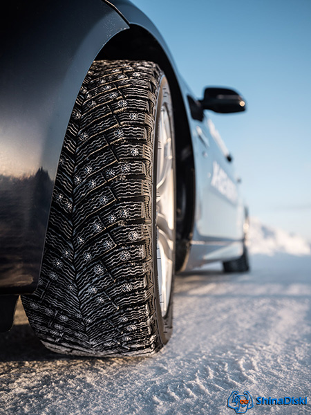 Зимові шини Michelin X-Ice North 4 215/55 R17 98T XL  шип