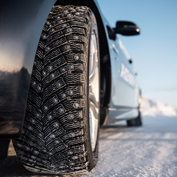Зимові шини Michelin X-Ice North 4 195/60 R15 92T XL  шип
