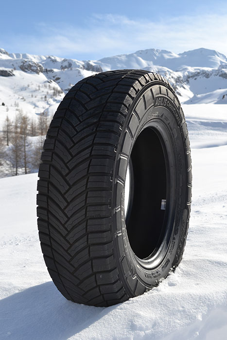 Всесезонні шини Michelin Agilis CrossClimate 235/65 R16 115/113R 