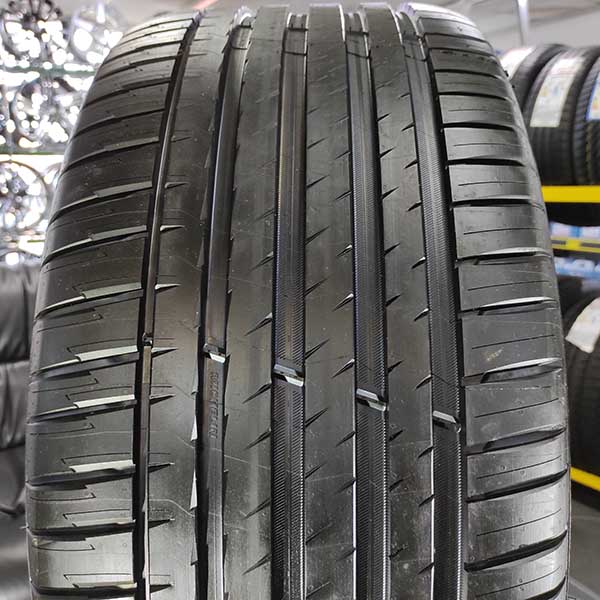 Літні шини Michelin Pilot Sport 4 SUV 255/45 R19 100V 