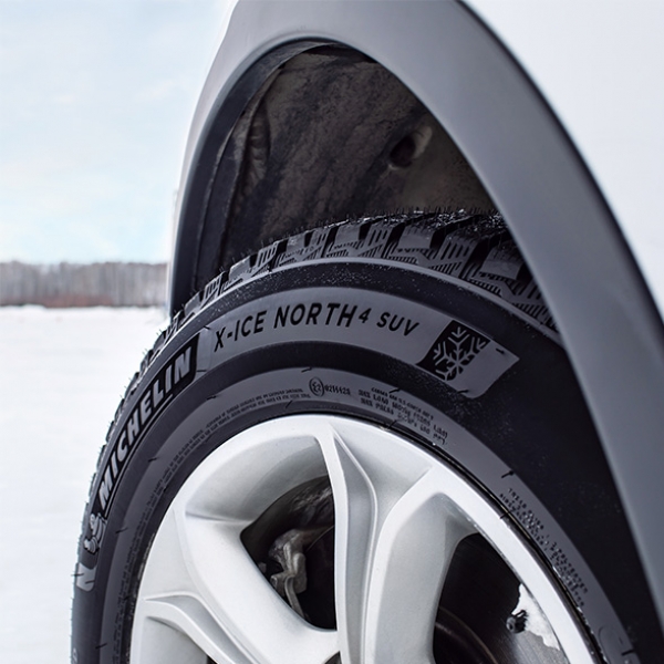 Зимові шини Michelin X-Ice North 4 Suv 235/60 R18 107T XL  шип