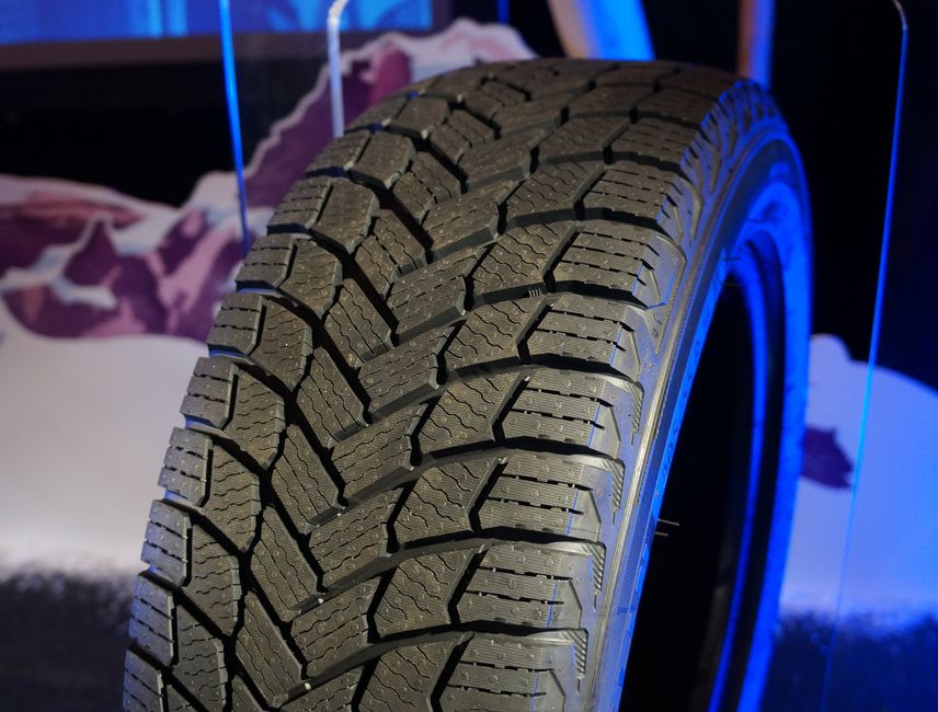Зимові шини Michelin X-ice Snow 245/50 R18 104H XL 