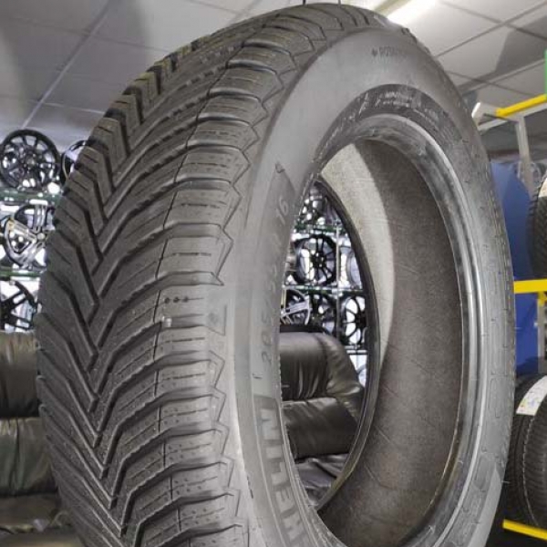Всесезонні шини Michelin CrossClimate 2 205/60 R16 92H 