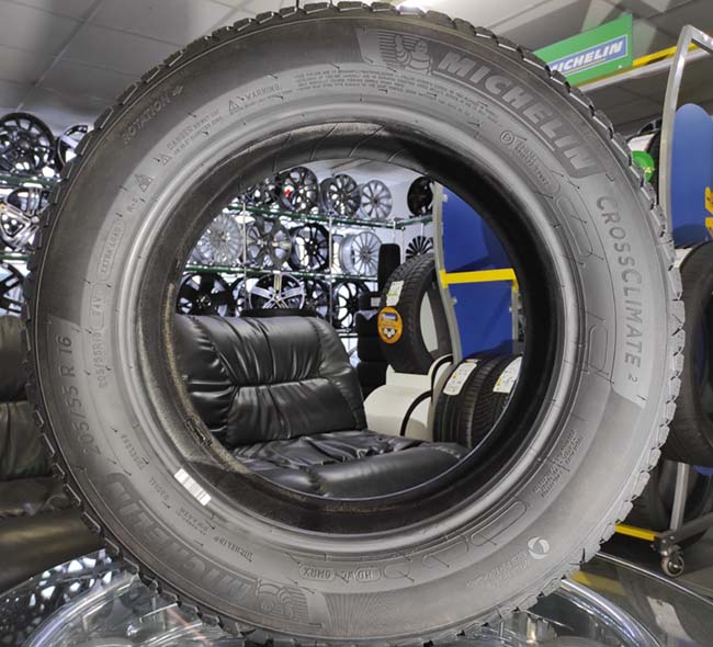 Всесезонні шини Michelin CrossClimate 2 235/60 R18 107H XL VOL