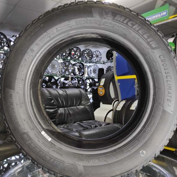 Всесезонные шины Michelin CrossClimate 2 215/65 R16 98H 