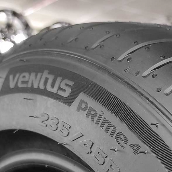 Літні шини Hankook K135 Ventus Prime 4 215/55 R18 99V XL 